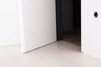 Установка дверей невидимок