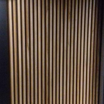 декоративные планки в прихожей